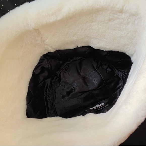 Winter white bucket hat - Picture 4 of 6